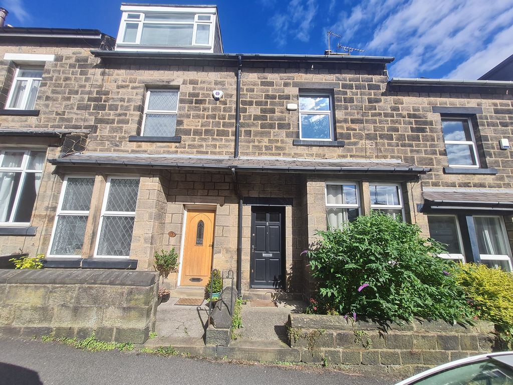 2 bed terraced house to rent in Rose Avenue, Horsforth, Leeds LS18, £
