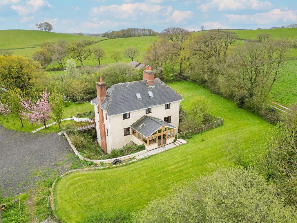 5 bed detached house for sale in Morchard Crediton EX17, £