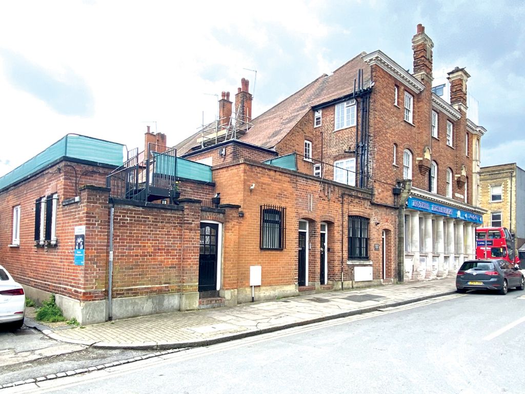 2 bed for sale in Ballards Lane, London N3 Zoopla