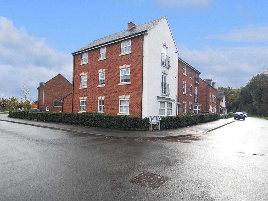 2 bed flat for sale in Bloomfield Crescent, Doseley, Telford TF4, £