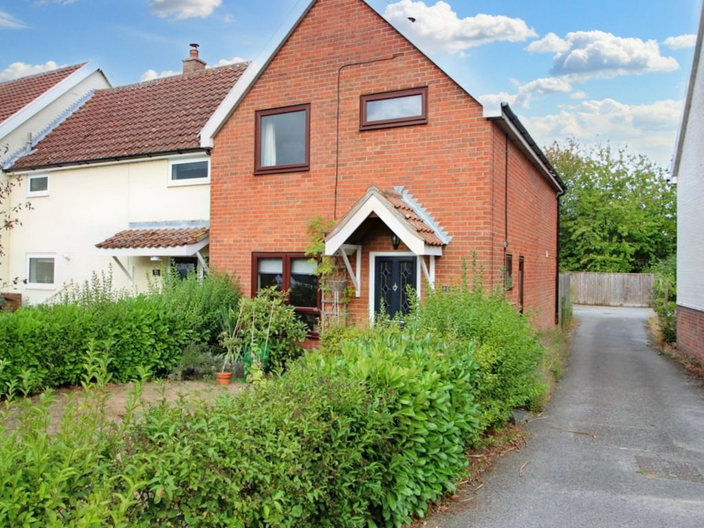 3 bed end terrace house for sale in Farriers Close, Martlesham Heath