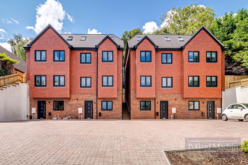 New home, 4 bed semidetached house for sale in Abbots Lane, Kenley CR8