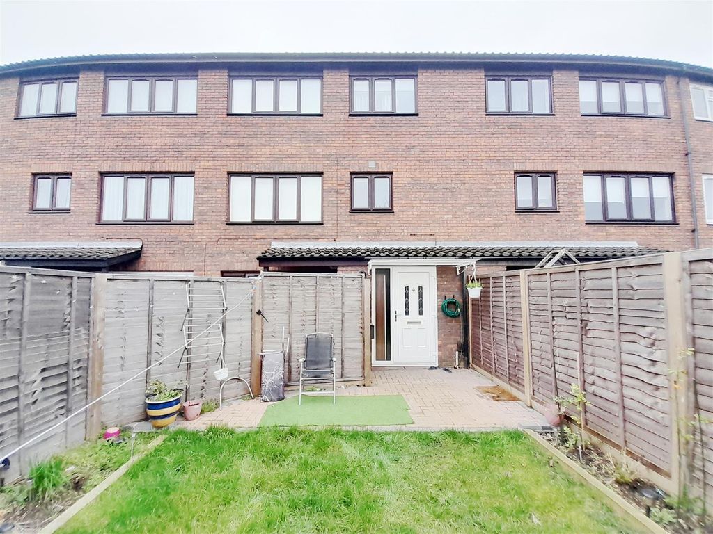 2 bed flat for sale in Marshall Drive, Hayes UB4 Zoopla