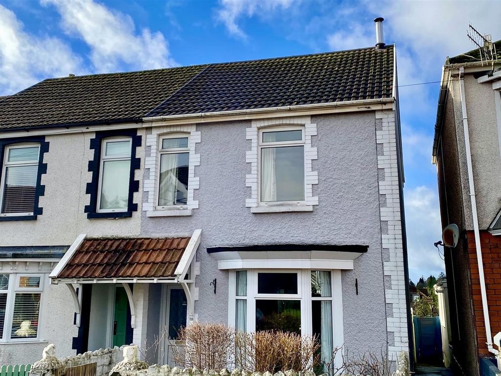 3 bed semidetached house for sale in Carnglas Road, Sketty, Swansea