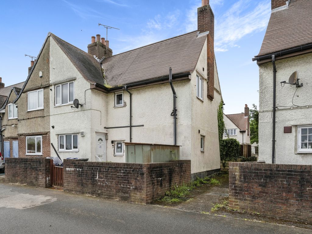 3 bed end terrace house for sale in The Crescent, Woodlands, Doncaster