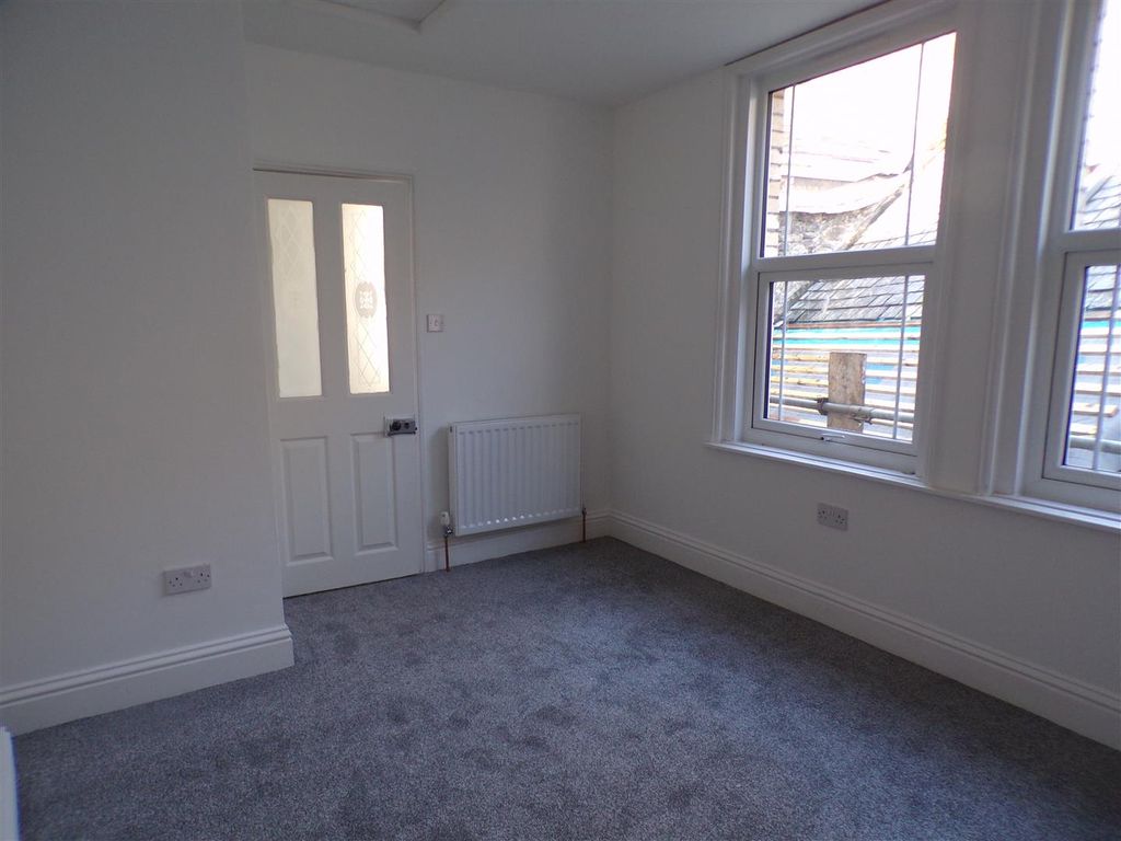 1 bed property to rent in Church Lane, Barnstaple EX31, £600 pcm Zoopla