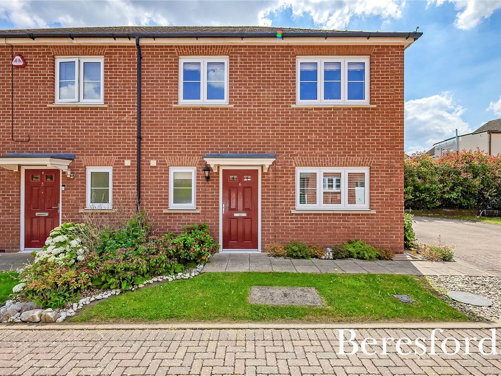 3 bed semidetached house for sale in Reginald Road, Romford RM3, £