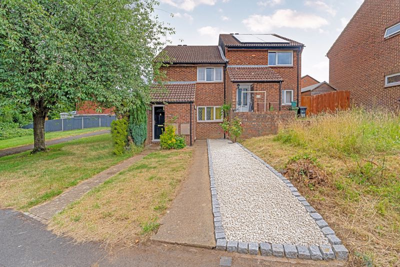 1 bed flat to rent in Speedwell Close, Guildford GU4, £950 pcm Zoopla