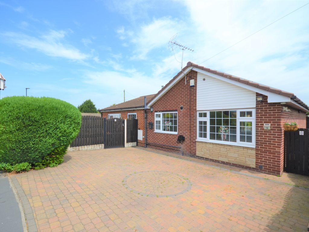 4 bed detached bungalow for sale in Saffron Crescent, Tickhill