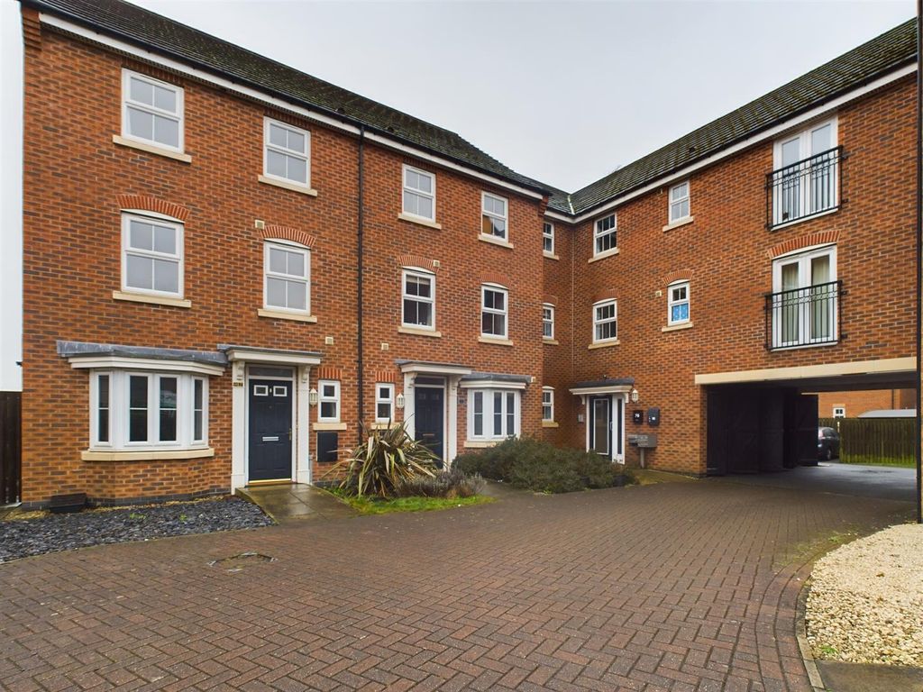 2 bed flat to rent in Conisborough Way, Hemsworth, Pontefract WF9, £650