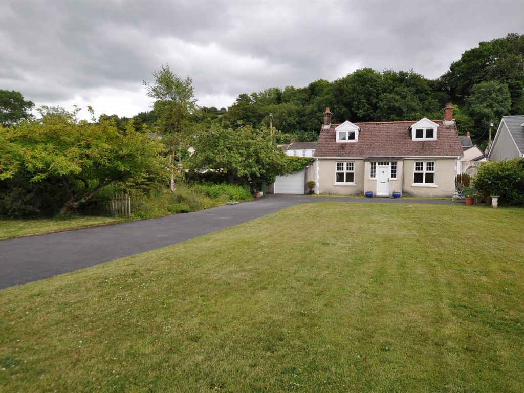 4 bed detached house for sale in Haulwen, Carmarthen Road, Ferryside