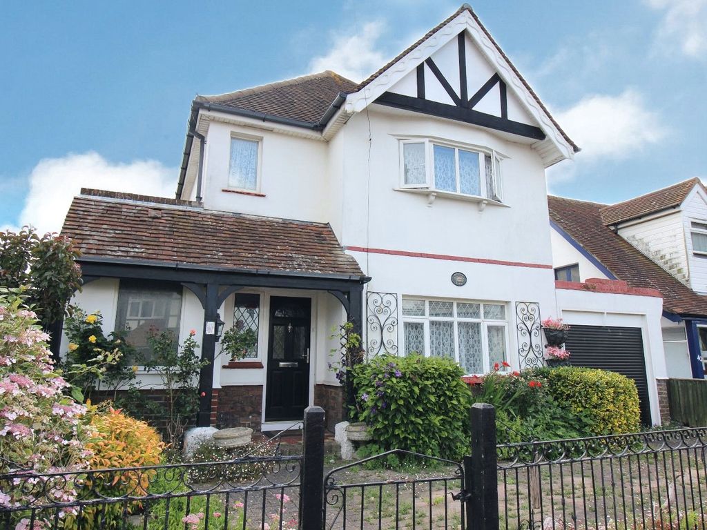 3 bed country house for sale in Russell Road, LeeOnTheSolent