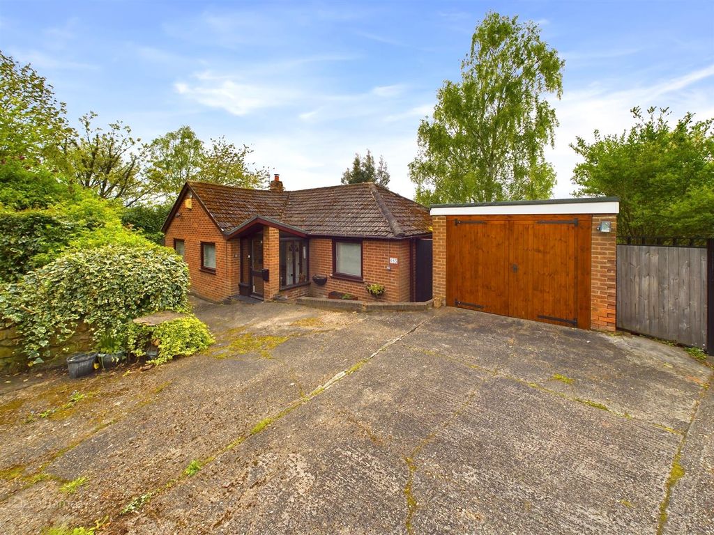 4 bed detached bungalow for sale in Carlton Road, Nottingham NG3, £