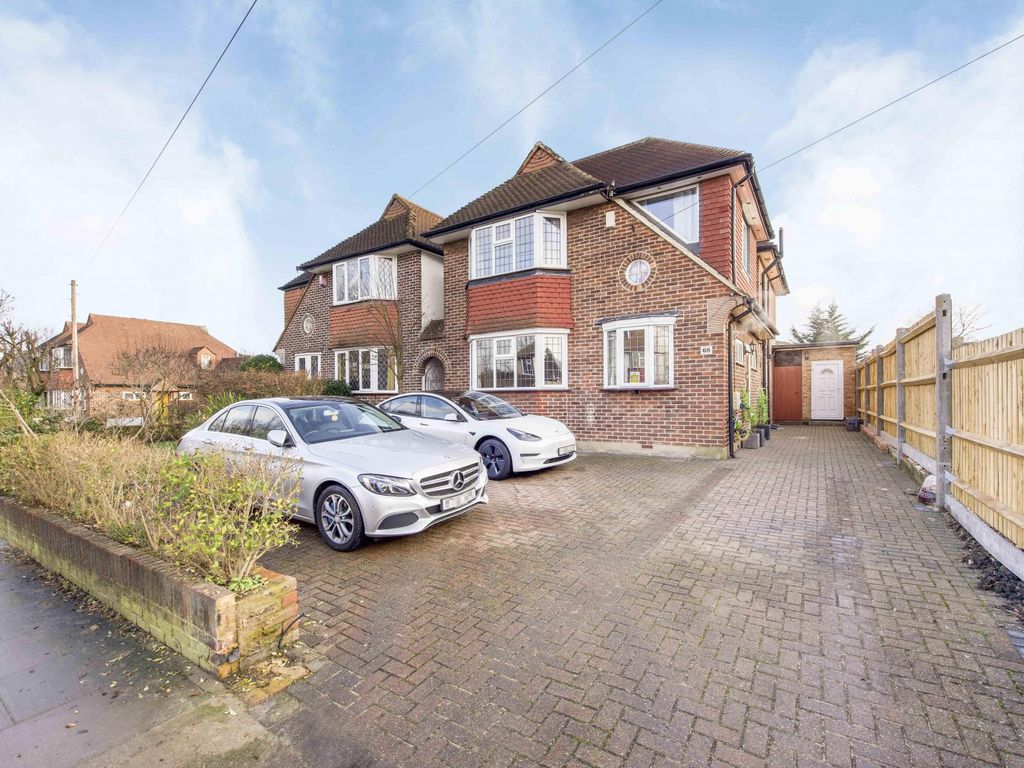 4 bed detached house for sale in Motspur Park, New Malden KT3 Zoopla