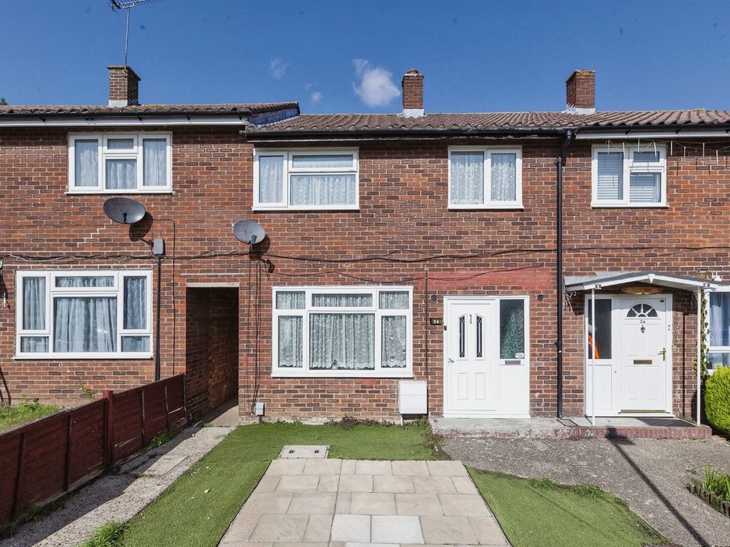 3 bed terraced house for sale in Wordsworth Road, Burnham, Slough SL2