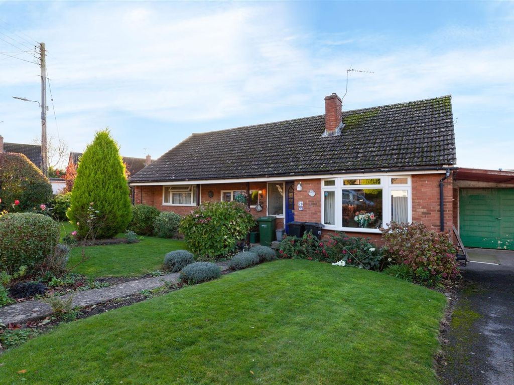 3 bed detached bungalow for sale in Springhill, Cam, Dursley GL11 Zoopla