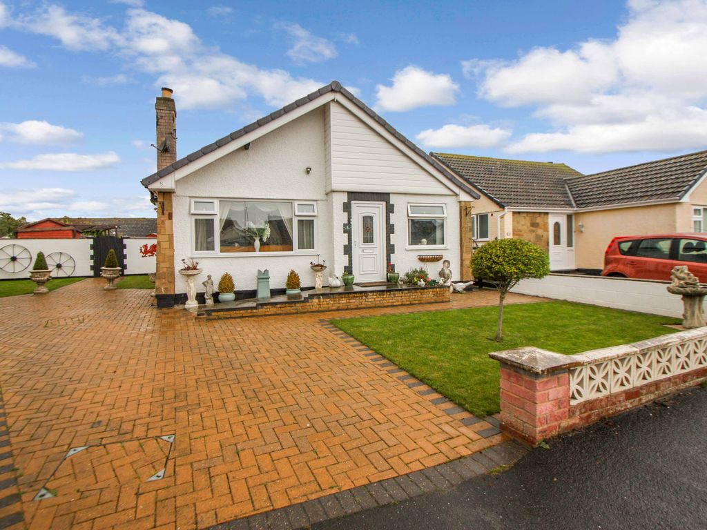 2 bed detached bungalow for sale in Yr Encil, Pensarn, Abergele LL22