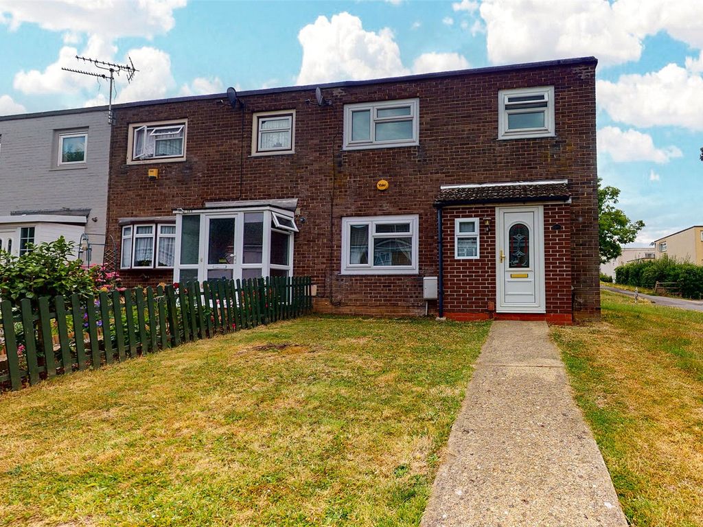 3 bed end terrace house for sale in Swanstead, Vange, Basildon SS16