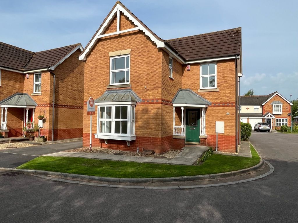 3 bed detached house to rent in Wadham Grove, Emersons Green, Bristol