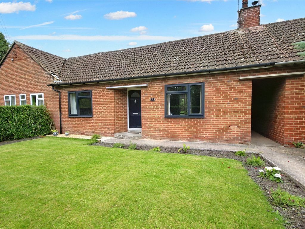 2 bed bungalow for sale in Glanville Cottages, Broad Hinton SN4 Zoopla