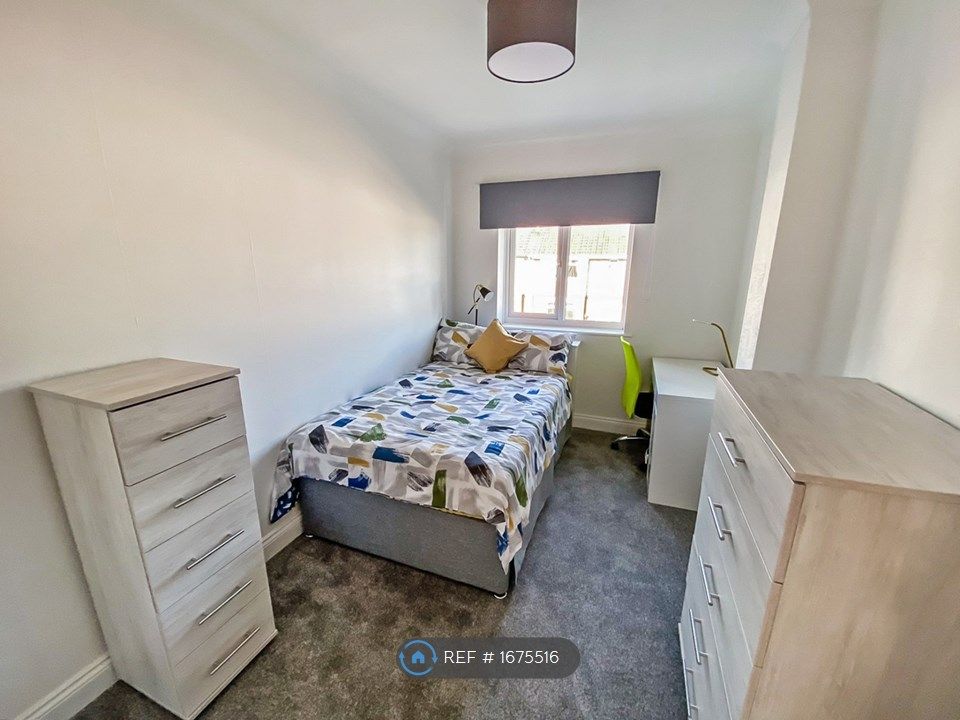 Room to rent in Farcroft Road, Poole BH12 Zoopla