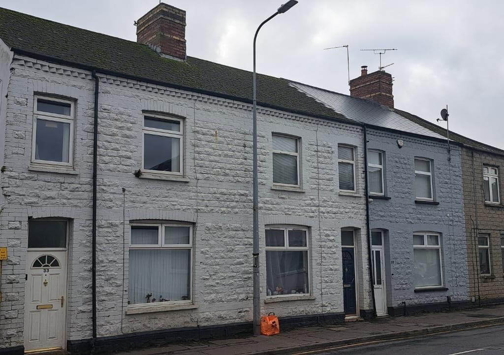 4 bed end terrace house for sale in Barry Road, Barry CF63, £169,950