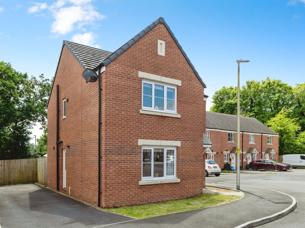 3 bed detached house for sale in Llwyngwern, Hendy, Pontarddulais