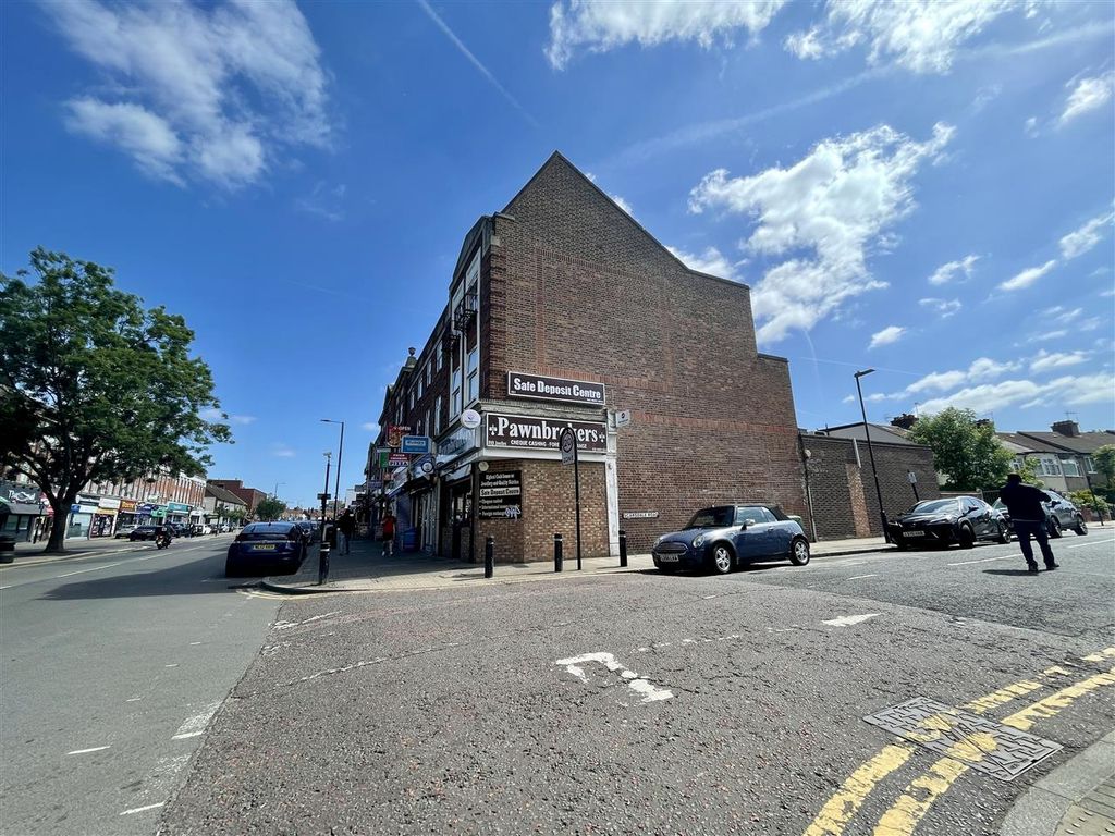 Room to rent in Northolt Road, South Harrow, Harrow HA2 Zoopla