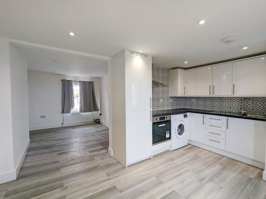 2 bed flat for sale in Battle TN33 Zoopla