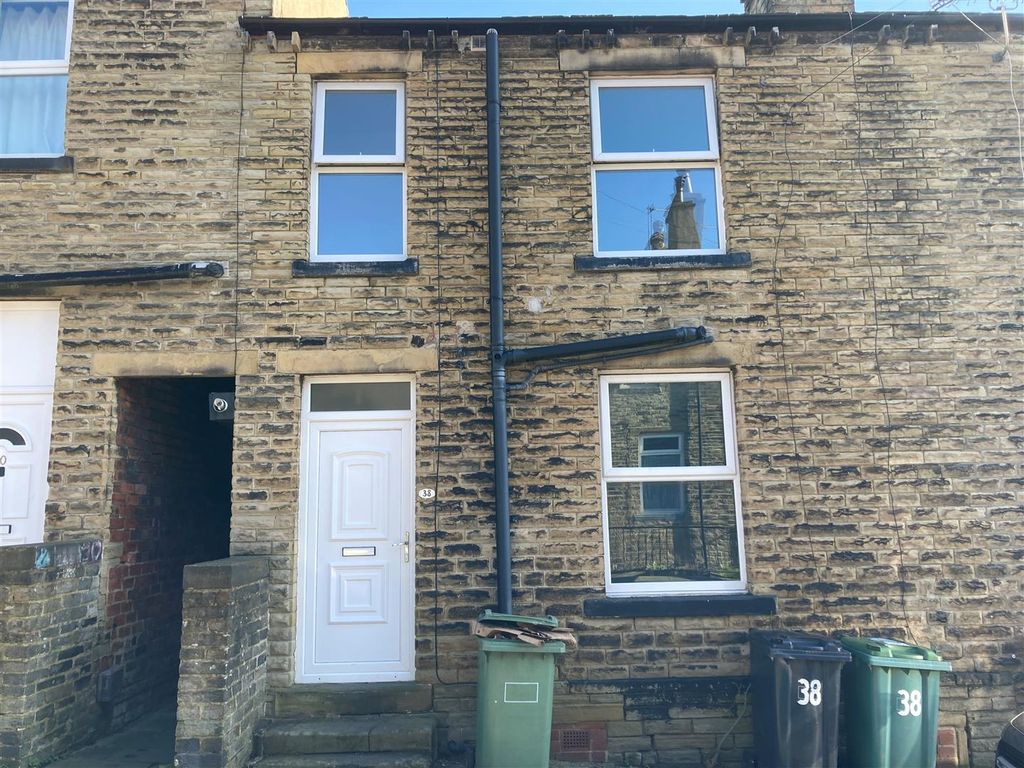 2 bed terraced house for sale in South Parade, Cleckheaton BD19, £