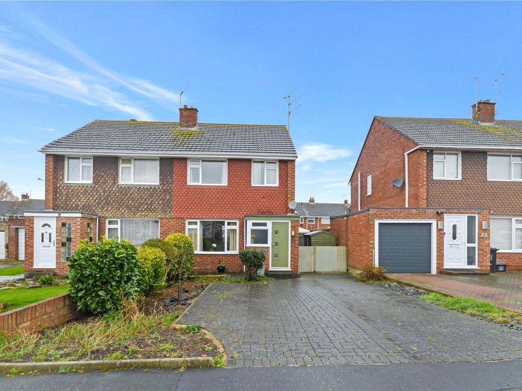 3 bed semidetached house for sale in Kilsby Drive, Coleview, Swindon