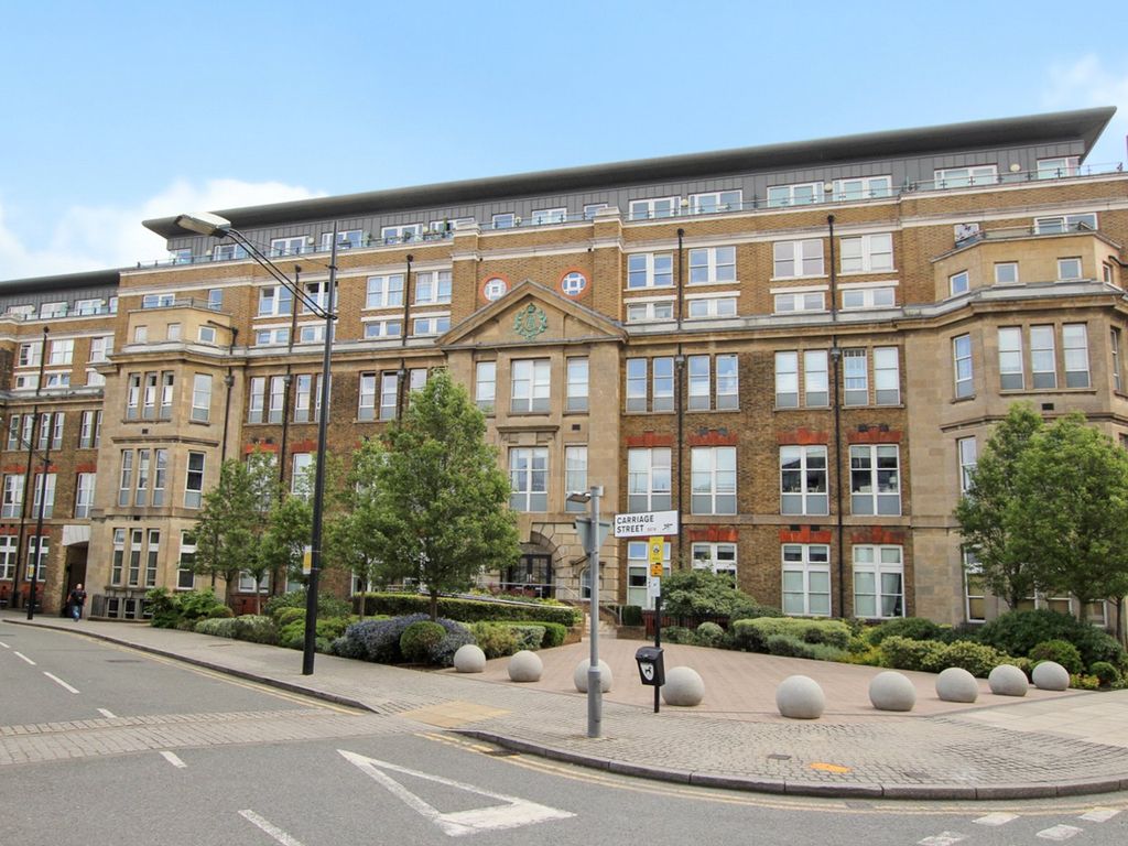2 bed flat for sale in Cadogan Road, The Royal Arsenal, Woolwich