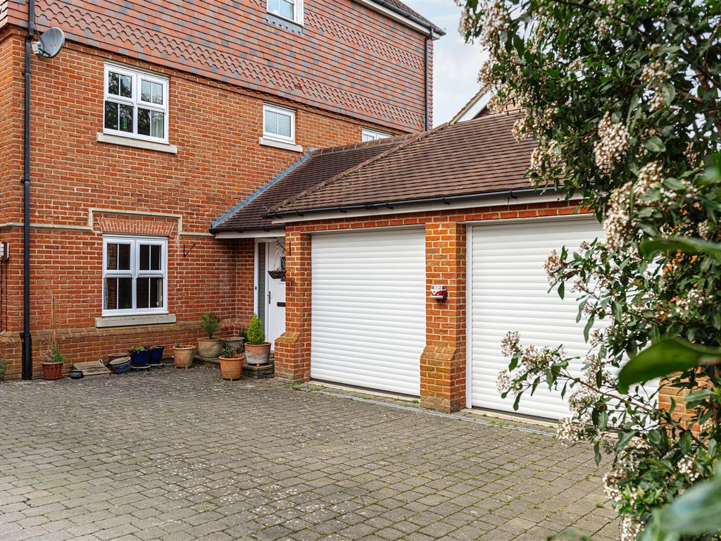 5 bed end terrace house for sale in Fitzroy Place, Reigate RH2 Zoopla