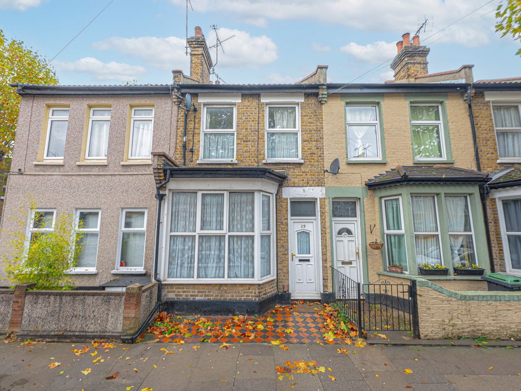 2 bed terraced house for sale in Tudor Road, WestcliffOnSea SS0, £285,000 Zoopla