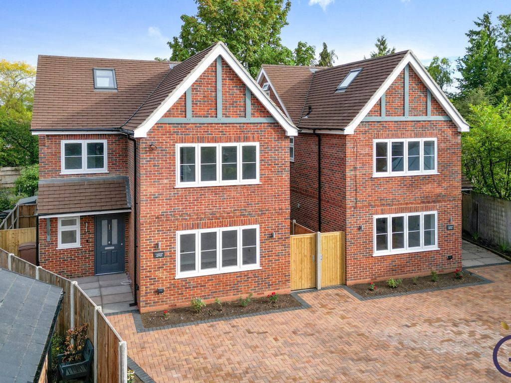 New home, 5 bed detached house for sale in Lane, RG10