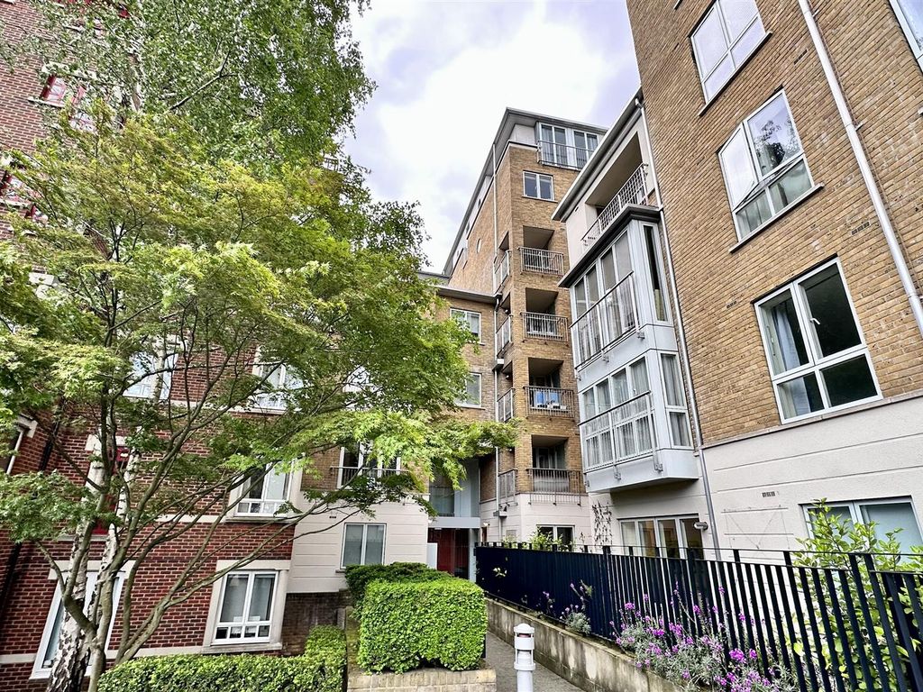 2 bed flat for sale in Willow Court, Admiral Walk, London W9 Zoopla
