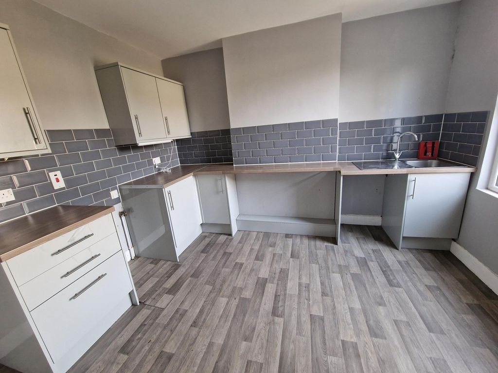 3 bed to rent in Cherry Tree Avenue, Dover CT16, £850 pcm