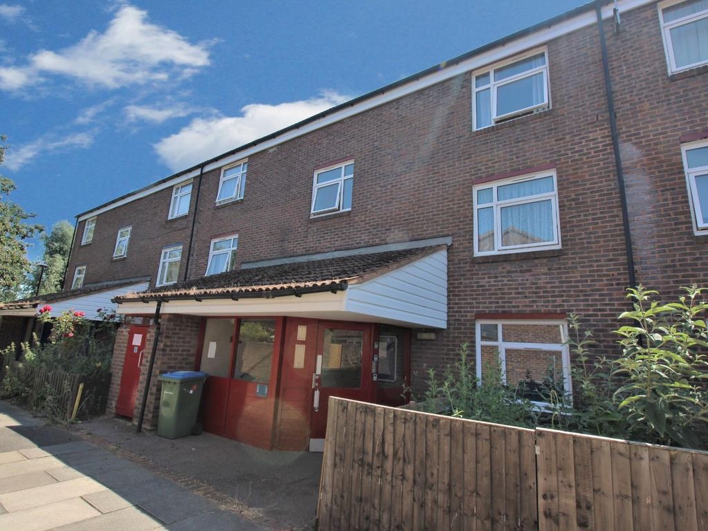 1 bed flat for sale in Goldcrest Close, London SE28 Zoopla