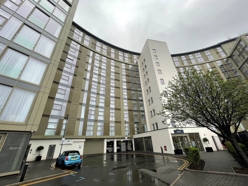 3 bed flat for sale in Pavilion Road, West Bridgford, Nottingham NG2