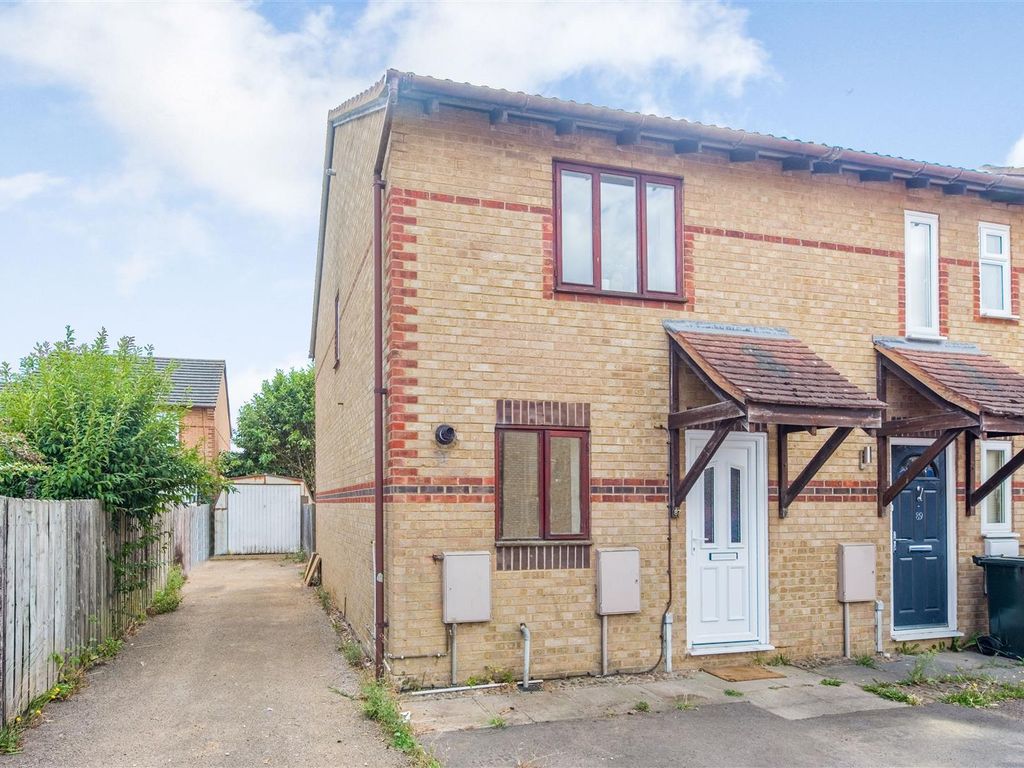2 bed end terrace house for sale in Spruce Drive, Bicester OX26 Zoopla