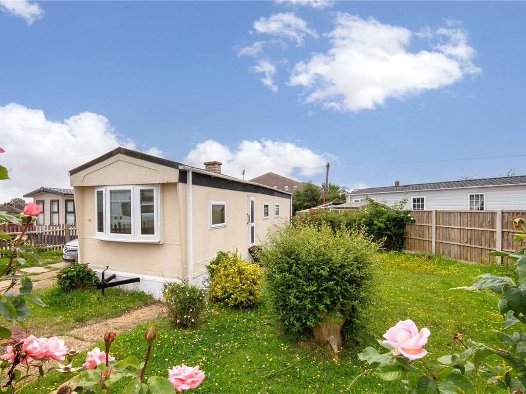 2 bed bungalow for sale in Stopsley Mobile Home Park, St. Thomas's Road