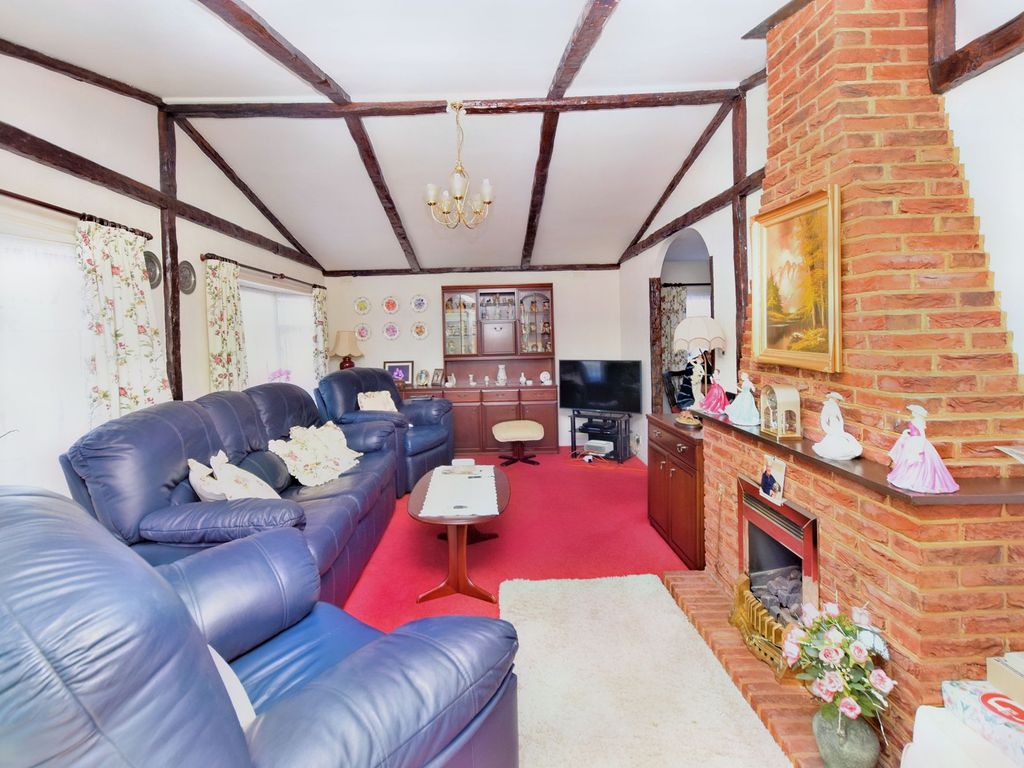 2 bed mobile/park home for sale in Yew Tree Park Homes, Charing TN27