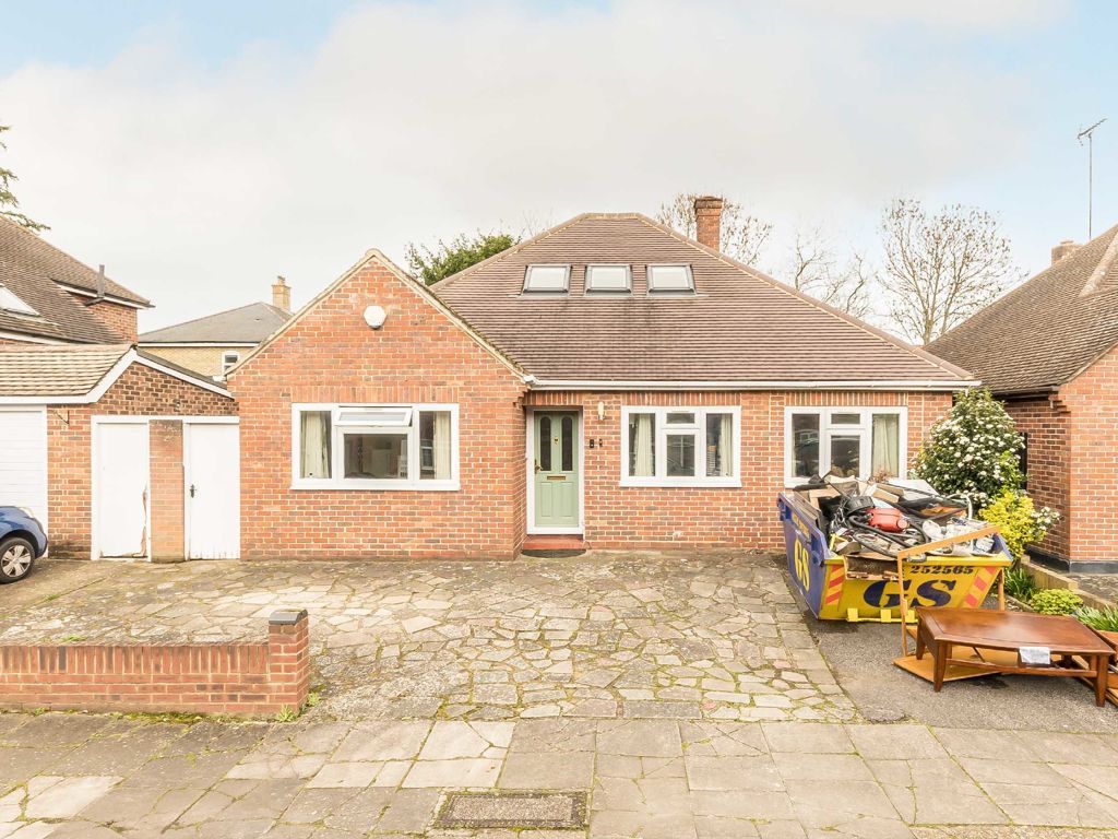 4 bed bungalow for sale in St. Marys Avenue Central, Southall UB2, £