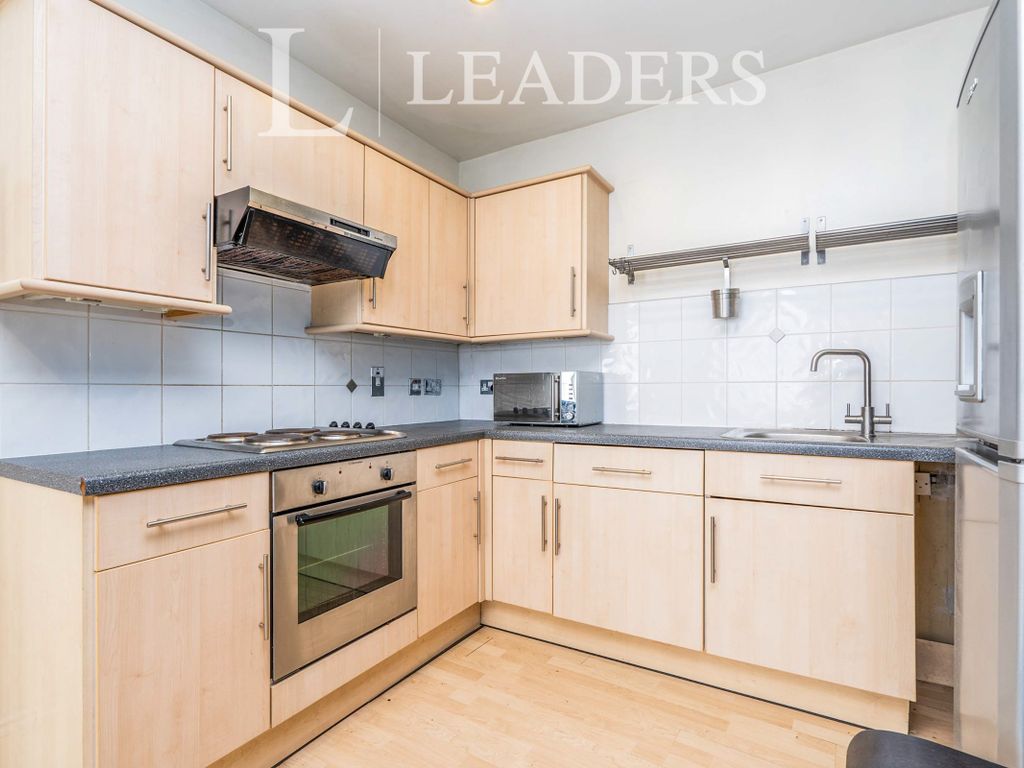 2 bed flat to rent in Royal Crescent Road, Ocean Village, Southampton SO14, £1,250 pcm Zoopla