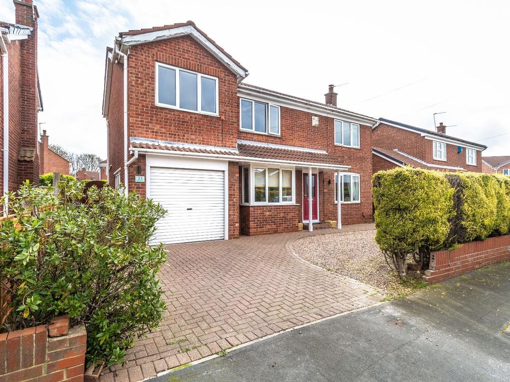 4 bed detached house for sale in Coniston Drive, Castleford WF10 Zoopla