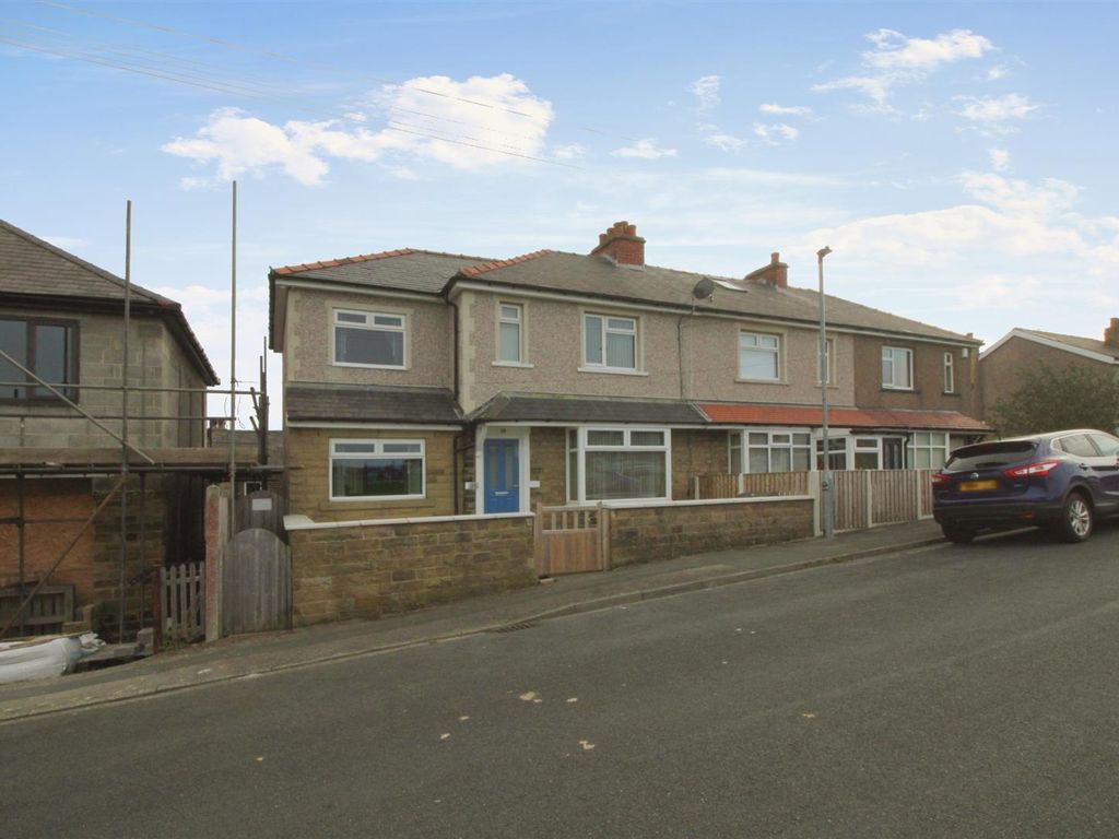 4 bed end terrace house for sale in Post Office Road, Eccleshill
