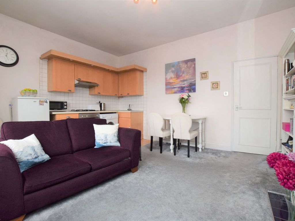 Garratt Lane, Wandsworth SW17