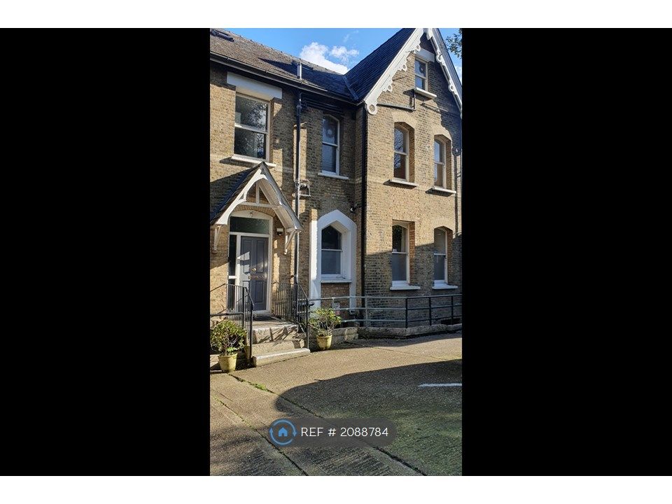 2 bed flat to rent in Sydenham, London SE26, £1,900 pcm Zoopla