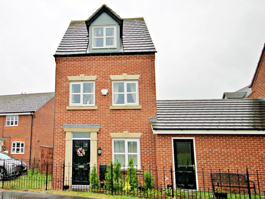 3 bed linkdetached house for sale in Leven Road, Tamworth B77 Zoopla