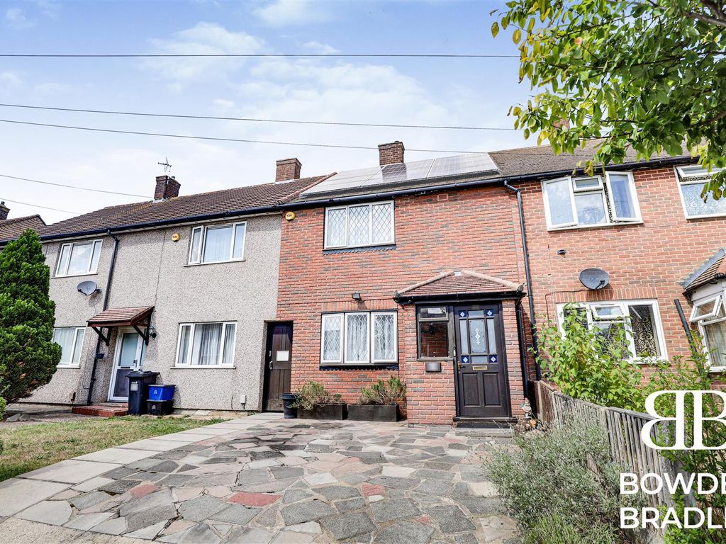 2 bed terraced house for sale in Crossbow Road, Chigwell IG7 Zoopla